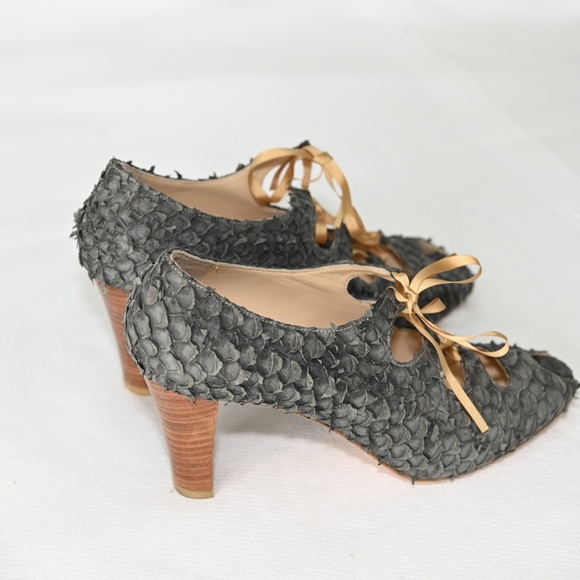 Gwendolyn Carrie Leather Lace Up Heels - Picture 4 of 13